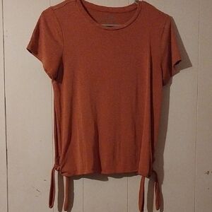 Universal Thread Women's Rust Tie-Hem Tee